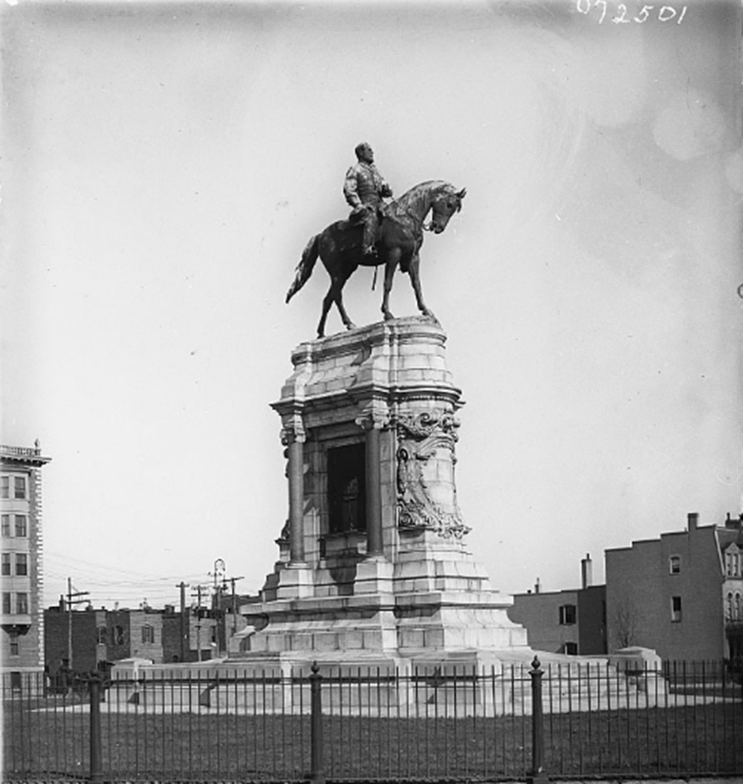 Robert E. Lee monument, Richmond, VA